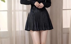 2男3女正玩的尽兴